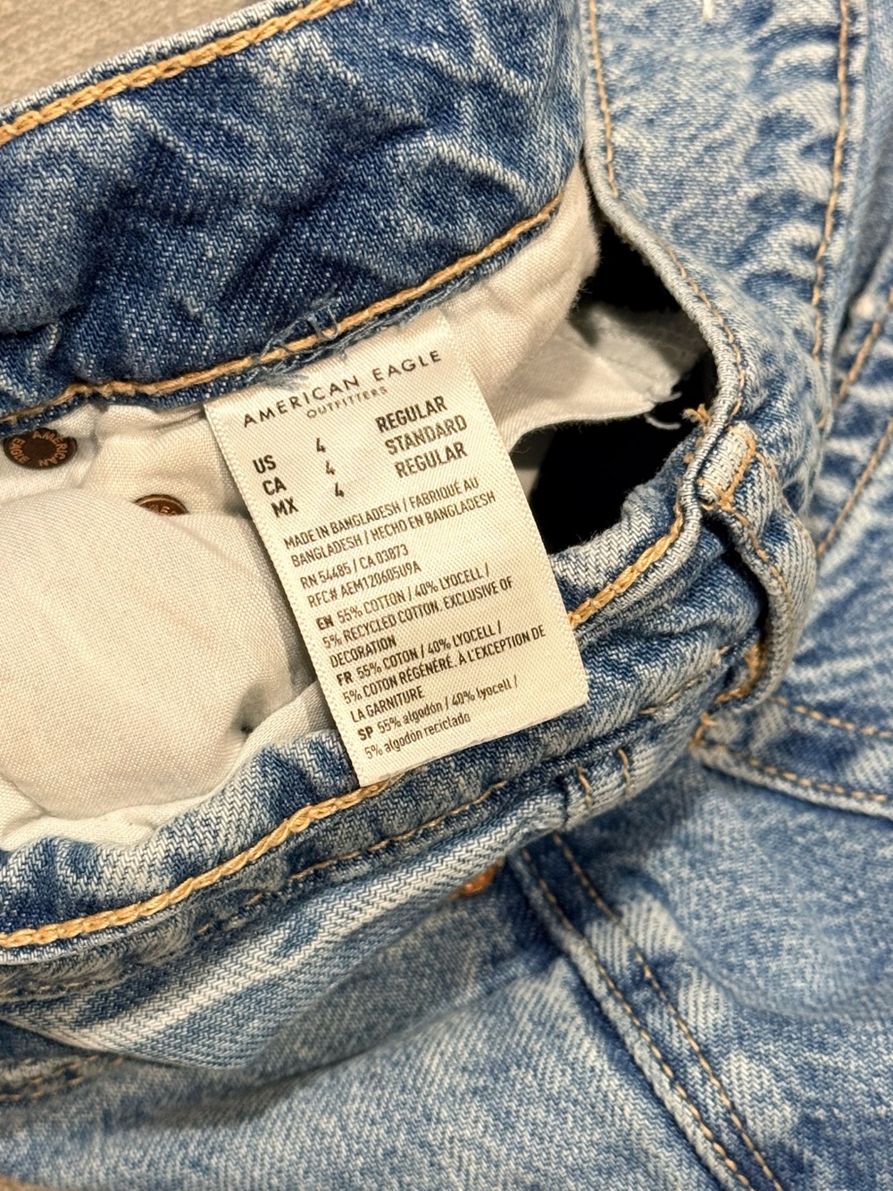 American Eagle Outfitters Light Blue Wide-Leg Jeans with Raw Hem - Picture 2 of 4